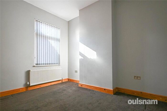 3 Bedroom Terraced House For Sale In Beakes Road, Smethwick, West Midlands, B67