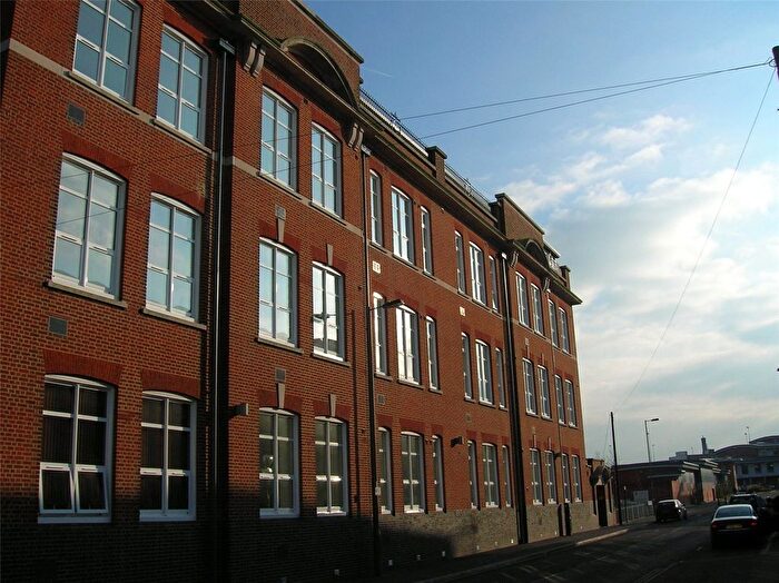 2 Bedroom Flat To Rent In Andersons Road, Southampton, Hampshire, SO14