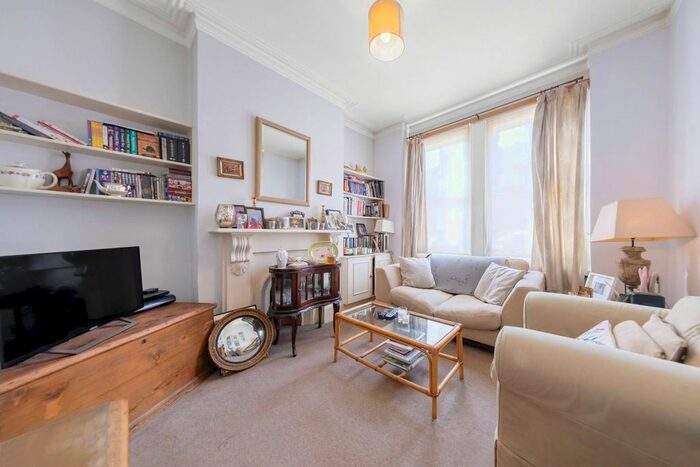 2 Bedroom Flat To Rent In Ingelow Road, Diamond Conservation Area, London, SW8