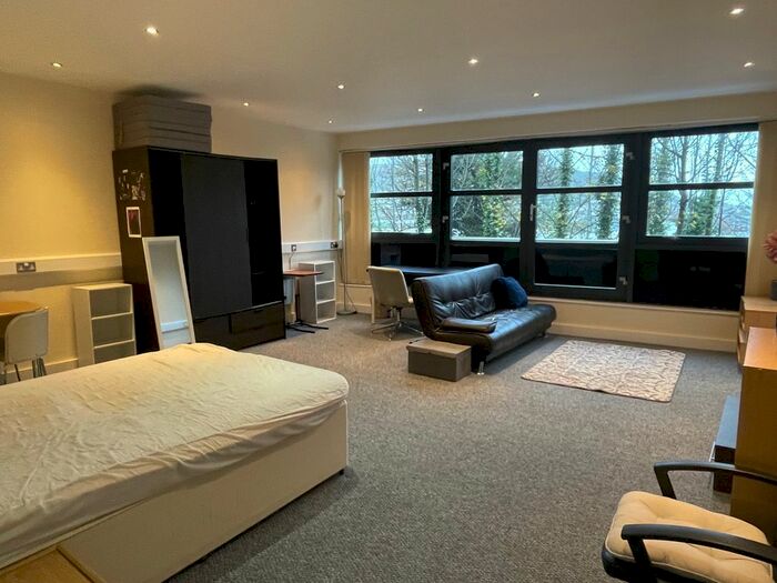 Studio To Rent In Castle Street, Swansea, SA1