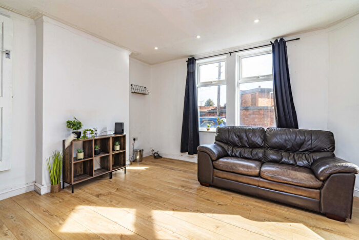4 Bedroom Terraced House To Rent In Northgate Street, Ilkeston, Derbyshire, DE7