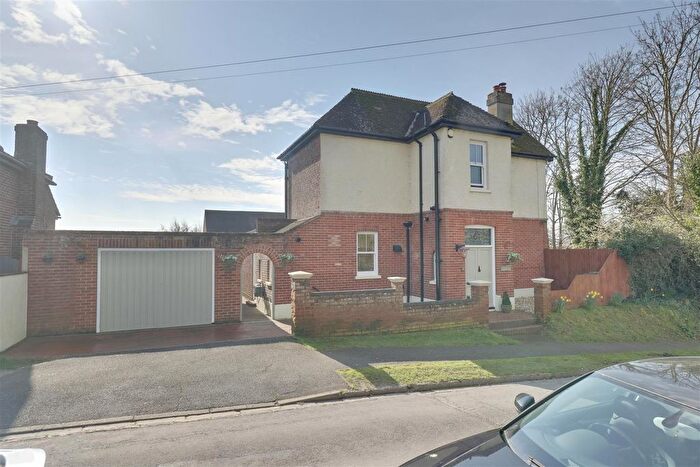 3 Bedroom Detached House For Sale In Drayton Lane, Portsmouth, PO6