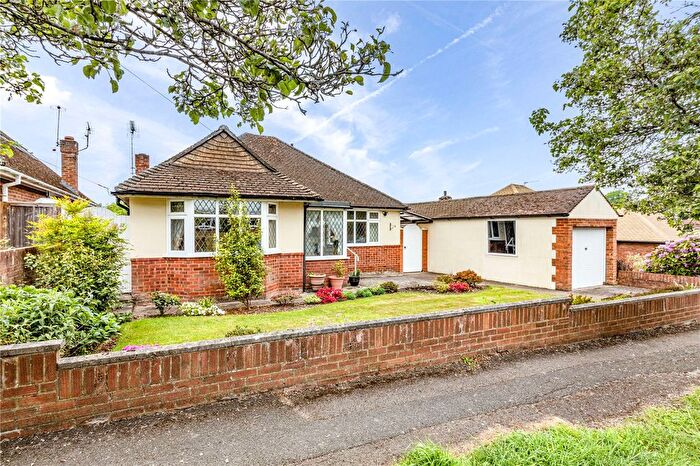3 Bedroom Bungalow For Sale In Old Road, Rowtown, Addlestone, Surrey, KT15