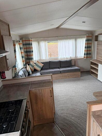 2 Bedroom Chalet To Rent In Warley Street, Brentwood, Essex, CM13