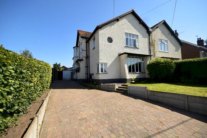 4 Bedroom Semi-Detached House For Sale In Alkington Road, Whitchurch, SY13