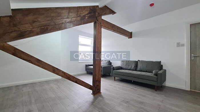 2 Bedroom Flat To Rent In Market Place, Huddersfield Town Centre, HD1