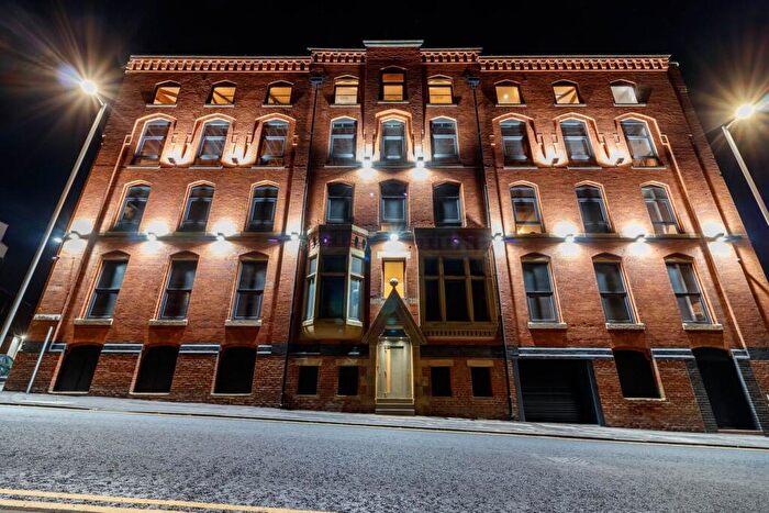 3 Bedroom Apartment To Rent In Globe House, - Southall Street, Manchester, M3
