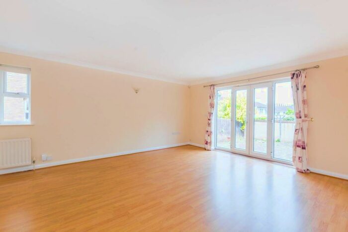 3 Bedroom House To Rent In Sydenham Park Road, Sydenham, London, SE26