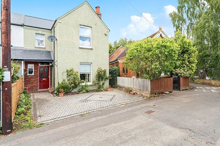 3 Bedroom Semi Detached House For Sale In Wokingham, Berkshire, RG41