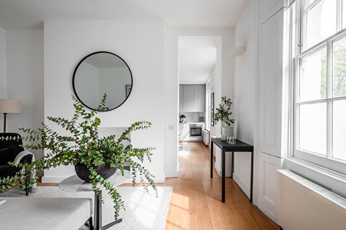 2 Bedroom Flat For Sale In - Myddelton Square, London, EC1R