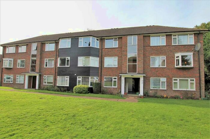 2 Bedroom Apartment To Rent In Hurst Court, Horsham, RH12