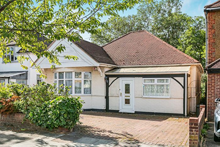 2 Bedroom Bungalow For Sale In Ellerman Avenue, Twickenham, TW2