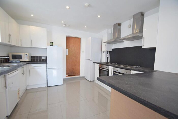 8 Bedroom House To Rent In Harriet Street, Cathays, CF24