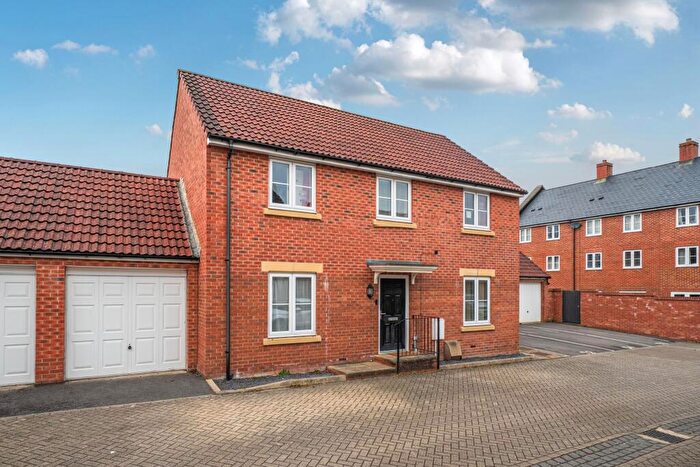 4 Bedroom Detached House For Sale In Barons Crescent, Trowbridge, BA14