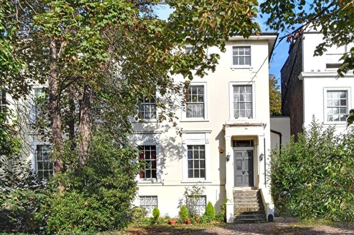 2 Bedroom Apartment For Sale In Shooters Hill Road, Blackheath, London, SE3