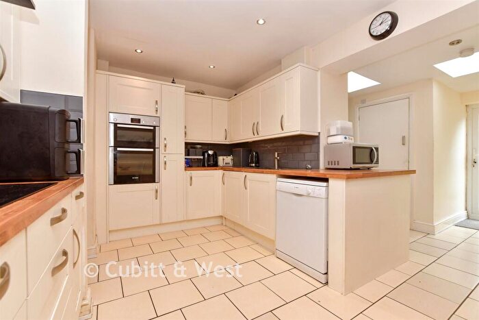 4 Bedroom Terraced House For Sale In Bishops Close, Sutton, Surrey, SM1