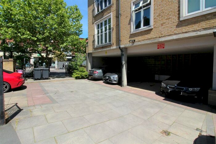 1 Bedroom Flat To Rent In George Lane, South Woodford, E18