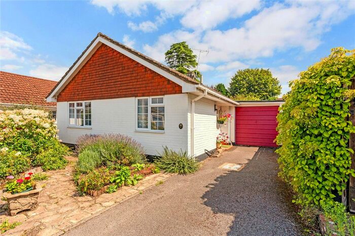 1 Bedroom Detached Bungalow For Sale In Hawkshaw Close, Liphook, GU30