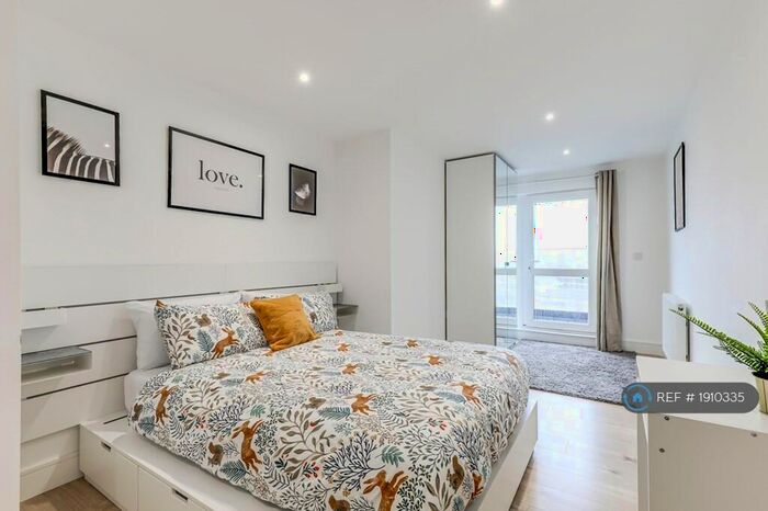 2 Bedroom Penthouse To Rent In Midland Apartments, Luton, LU2