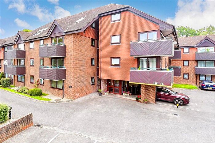 2 Bedroom Flat For Sale In Sandhurst Road, Tunbridge Wells, Kent, TN2