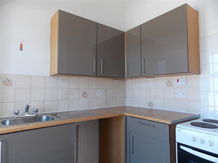 1 Bedroom Flat To Rent In Church Street, Launceston, PL15
