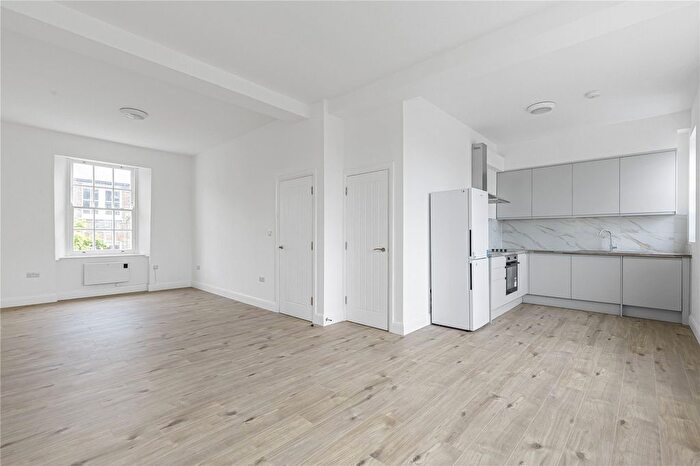 2 Bedroom Flat To Rent In Cadmus Close, London, SW4