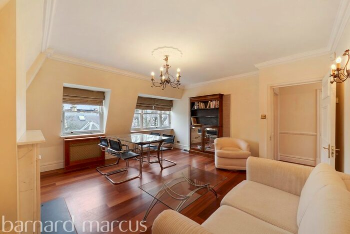 2 Bedroom Flat To Rent In Duke Road, London, W4