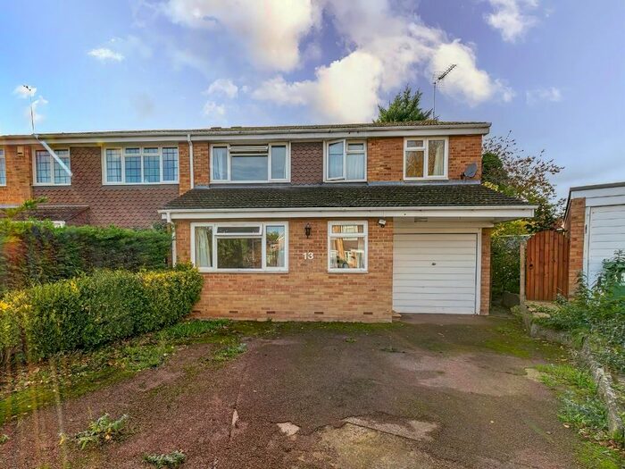 4 Bedroom Semi-Detached House To Rent In Grange Close, Leighton Buzzard, LU7