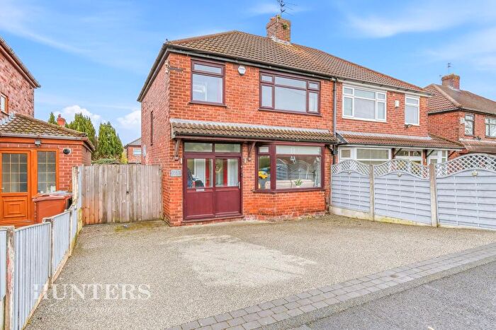 3 Bedroom Semi Detached House For Sale In Mough Lane, Chadderton, Oldham, OL9