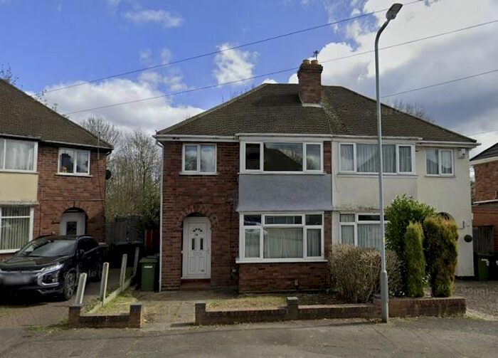 3 Bedroom Semi-Detached House To Rent In Lawfred Avenue, Wednesfield, Wolverhampton, WV11
