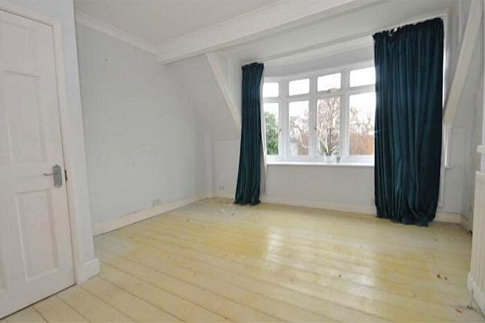 3 Bedroom Semi-Detached House For Sale In Bundys Way, Staines-Upon-Thames, TW18