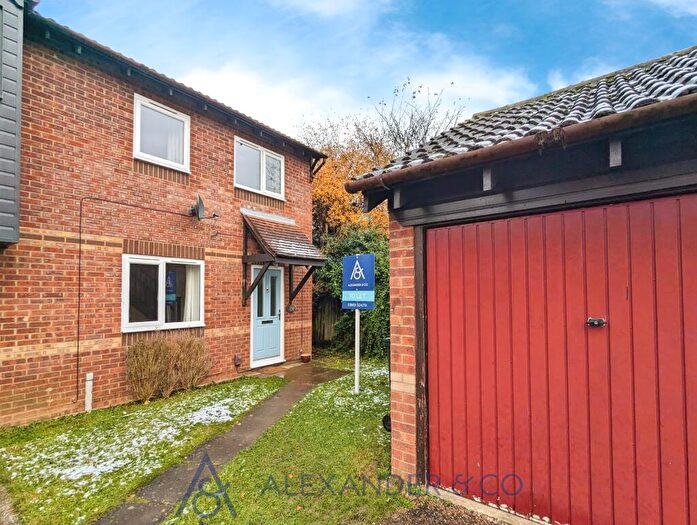 3 Bedroom End Of Terrace House To Rent In Chestnut End, Bicester, OX26