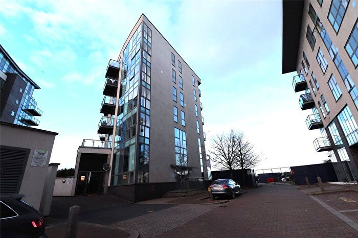 2 Bedroom Flat To Rent In Oarsman House, Ingress Park, Greenhithe, Kent, DA9