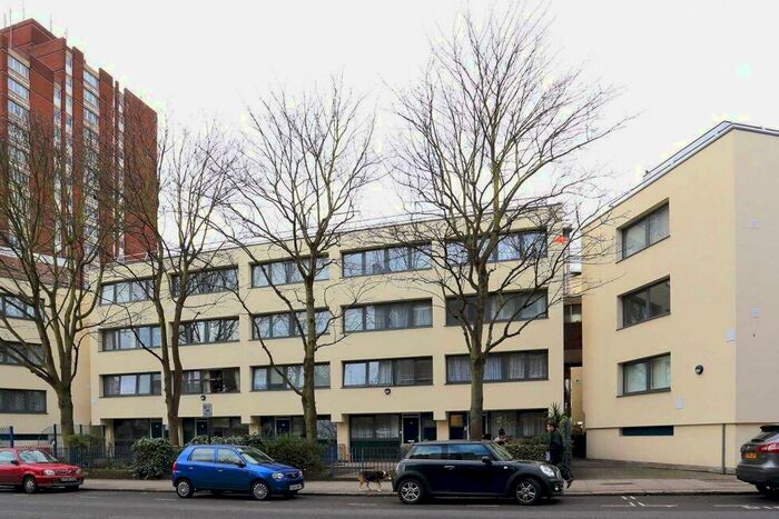 3 Bedroom Flat To Rent In Malden Crescent, Camden / Kentish Town, NW1