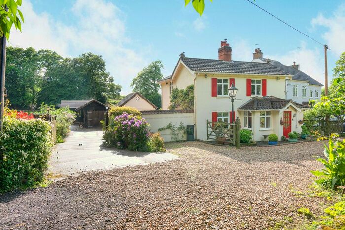 4 Bedroom Cottage For Sale In Parkwood Road, Tatsfield, Westerham, TN16