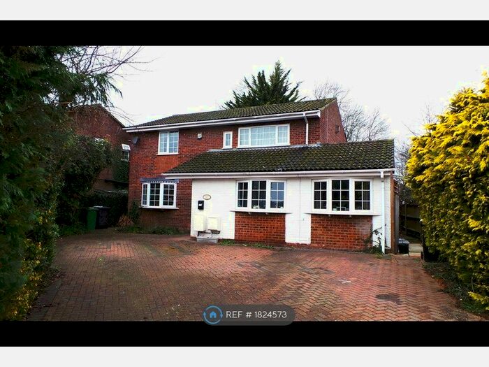 4 Bedroom Detached House To Rent In Hawkesbury Drive, Calcot, Reading, RG31
