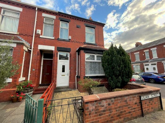 3 Bedroom End Of Terrace House To Rent In Lillian Street, Old Trafford, Manchester, M16