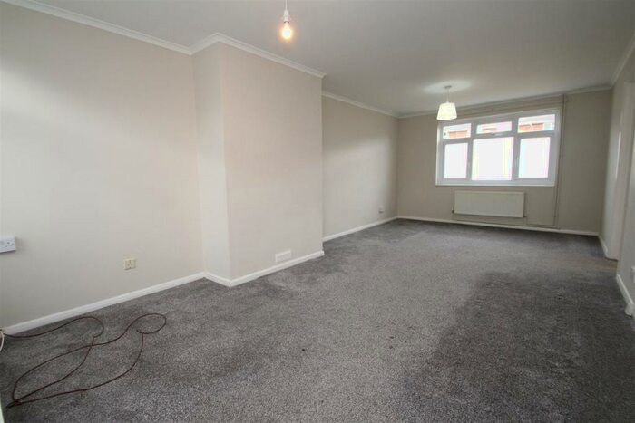 3 Bedroom House To Rent In Quantocks, Hemel Hempstead, HP2