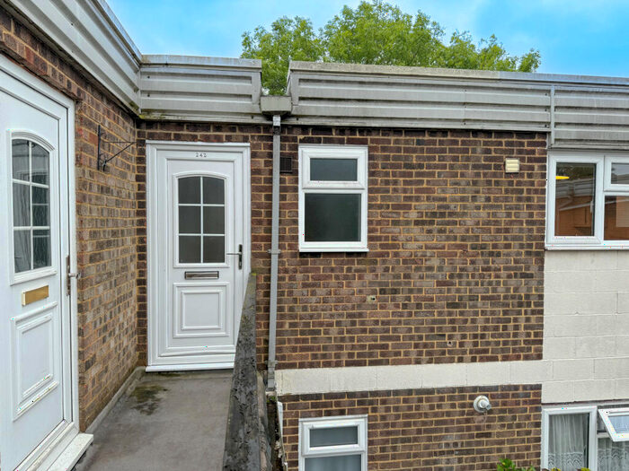 1 Bedroom Flat To Rent In Bredhurst Road, Gillingham, Kent, ME8