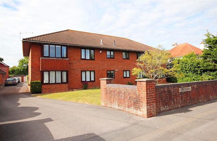 2 Bedroom Flat To Rent In Osborne Road, New Milton, BH25