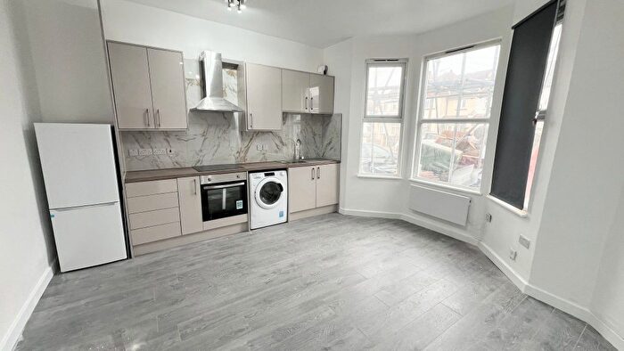 1 Bedroom Flat To Rent In Eastcote Road, Harrow, HA2