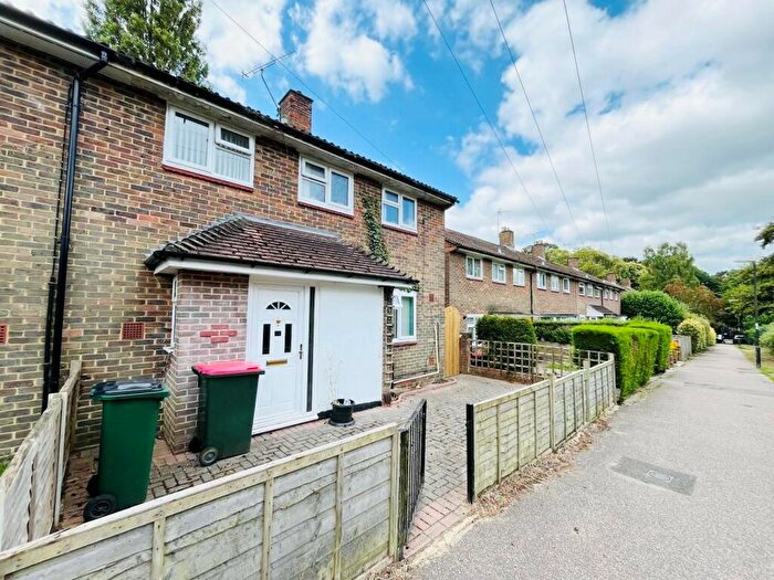 3 Bedroom House To Rent In Pound Hil, RH10