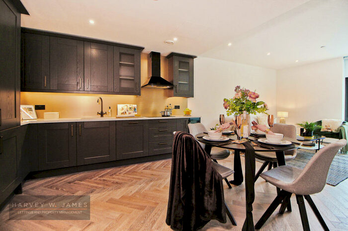 2 Bedroom Apartment To Rent In London Dock, E1W