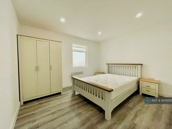 1 Bedroom Flat To Rent In Eltham High Street, London, SE9