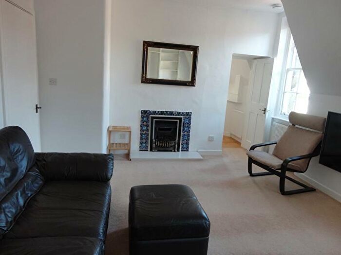 1 Bedroom Flat To Rent In Heriot Bridge, Central, Edinburgh, EH1