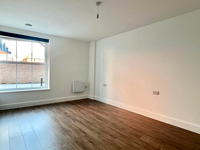 3 Bedroom Flat To Rent In Southampton Street, RG1