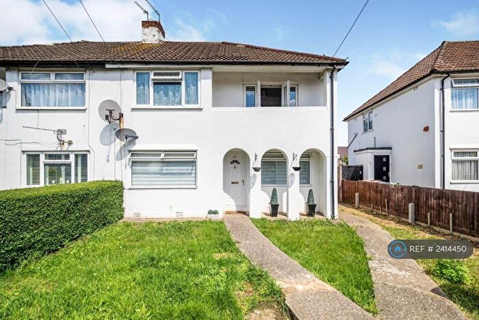 2 Bedroom Maisonette To Rent In Frances Road, London, E4