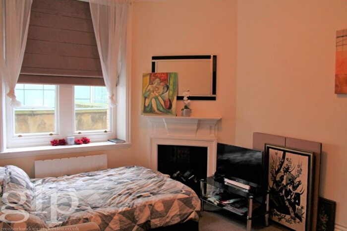 Studio To Rent In Burleigh Mansions, Charing Cross Road, London, Covent Garden, WC2H