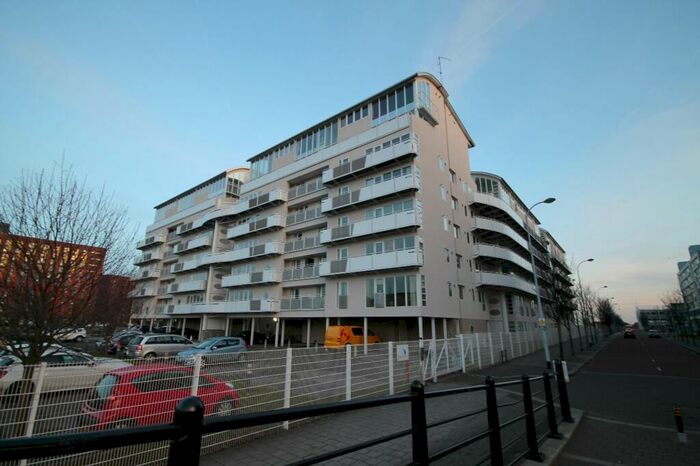 2 Bedroom Apartment To Rent In Royal Quay, Liverpool, L3