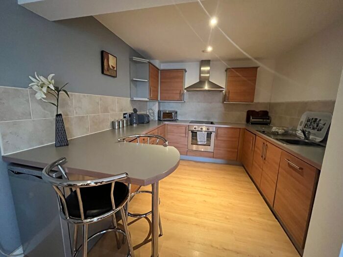 2 Bedroom Flat To Rent In Waterside Way, Wakefield, WF1